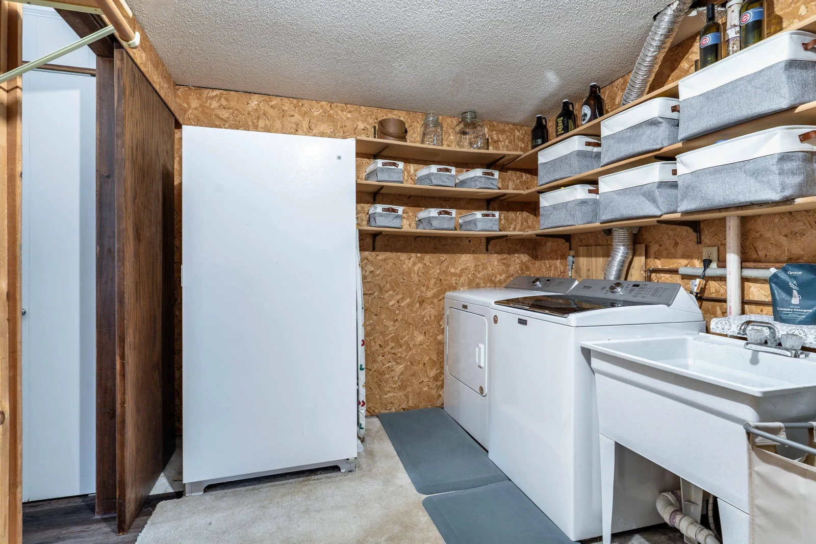 LAUNDRY/STORAGE ROOM