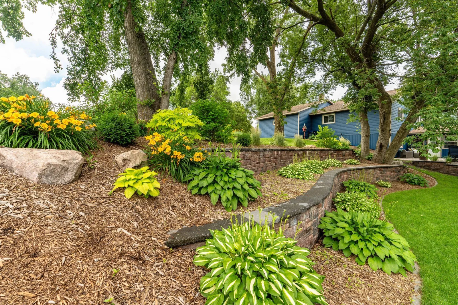 BEAUTIFUL LANDSCAPING