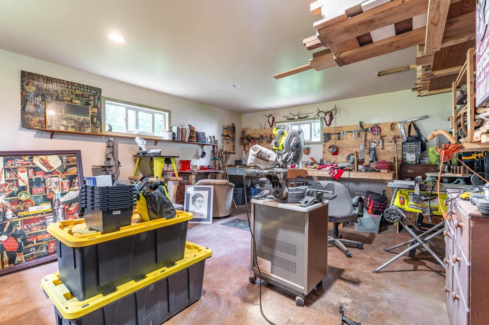 DETACHED GARAGE