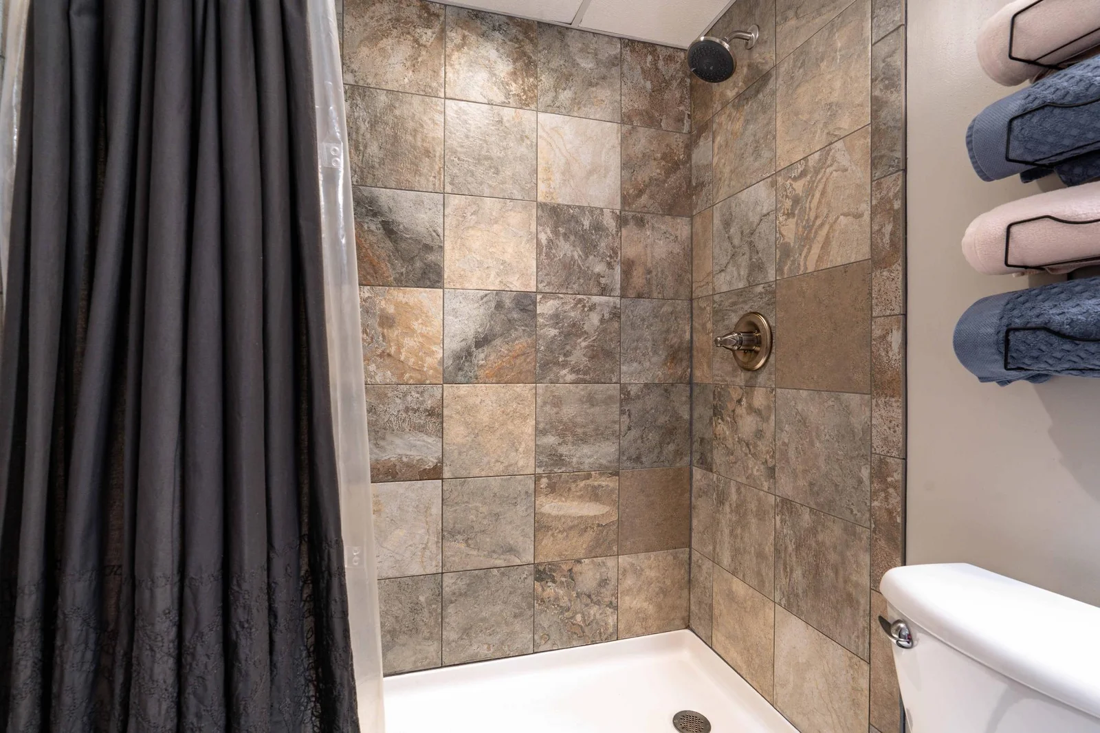 LOWER LEVEL BATHROOM