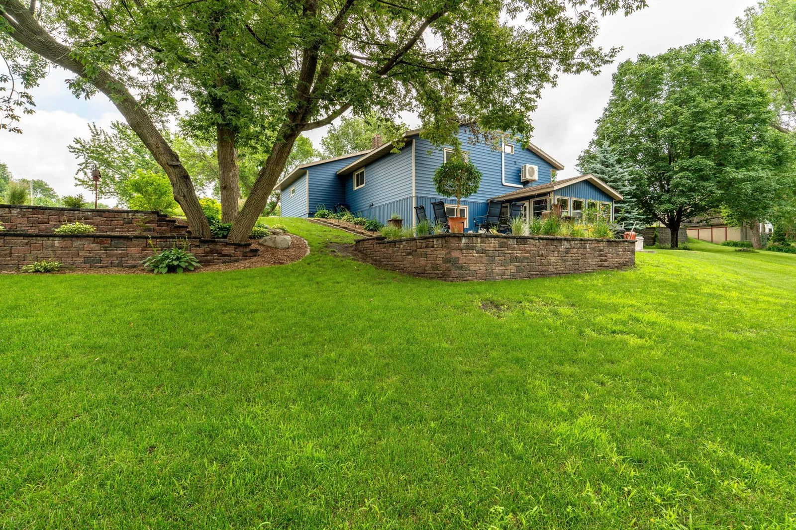 BEAUTIFUL LANDSCAPING