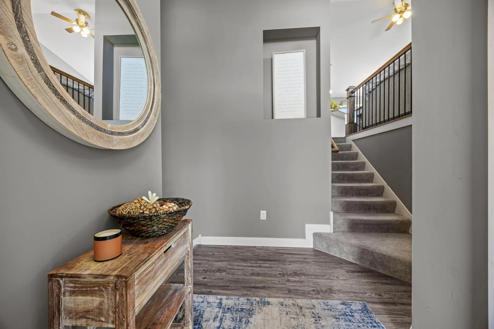 Large welcoming foyer w/storage