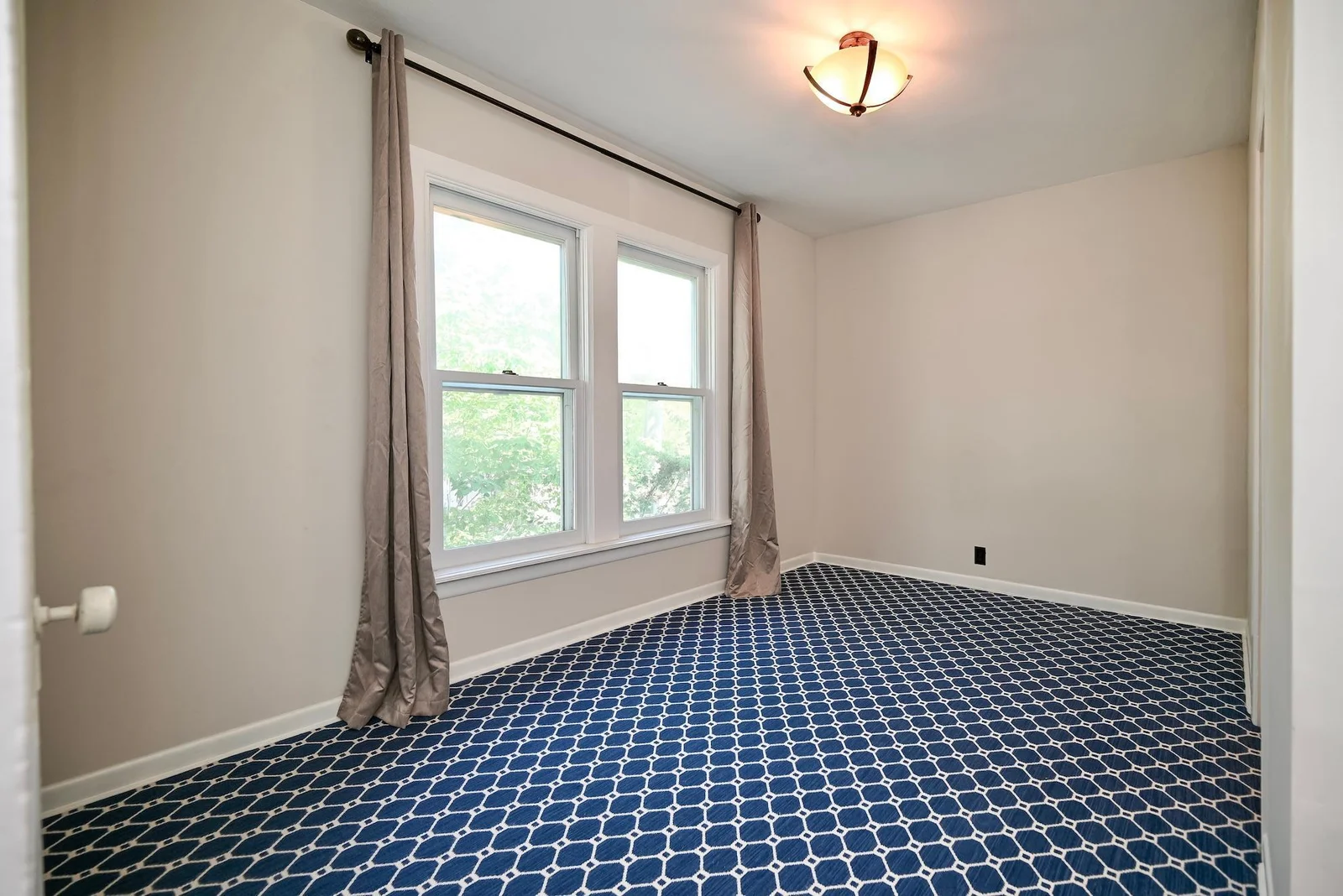 18 UL Bedroom I.jpg