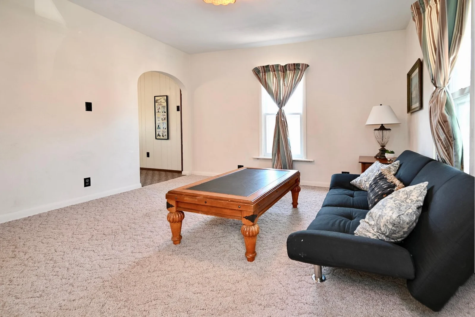 15 UL Living Room II.jpg