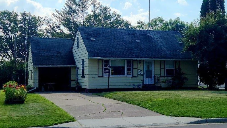 320 Grove Street, Mora