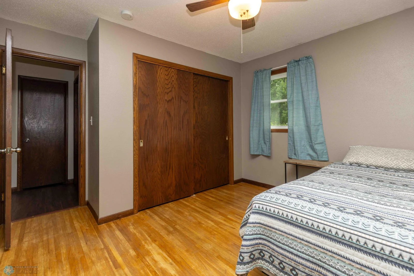7-8-2025 402 5th St NE Barnesville-36.jpg