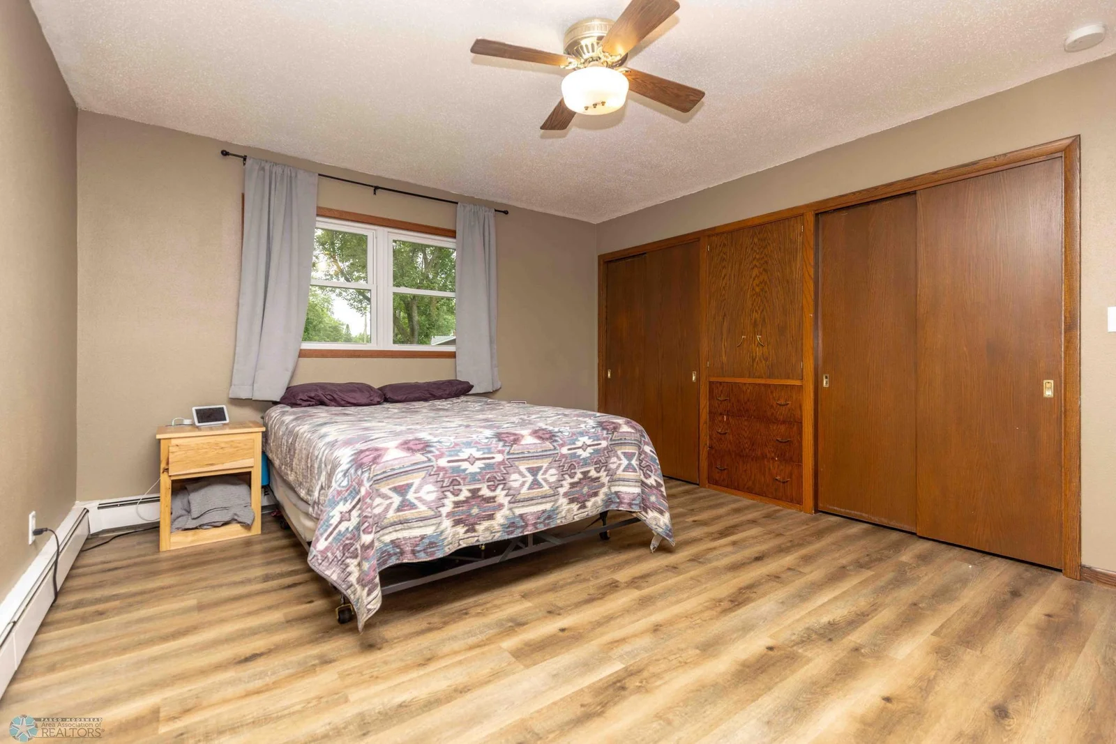 7-8-2025 402 5th St NE Barnesville-33.jpg