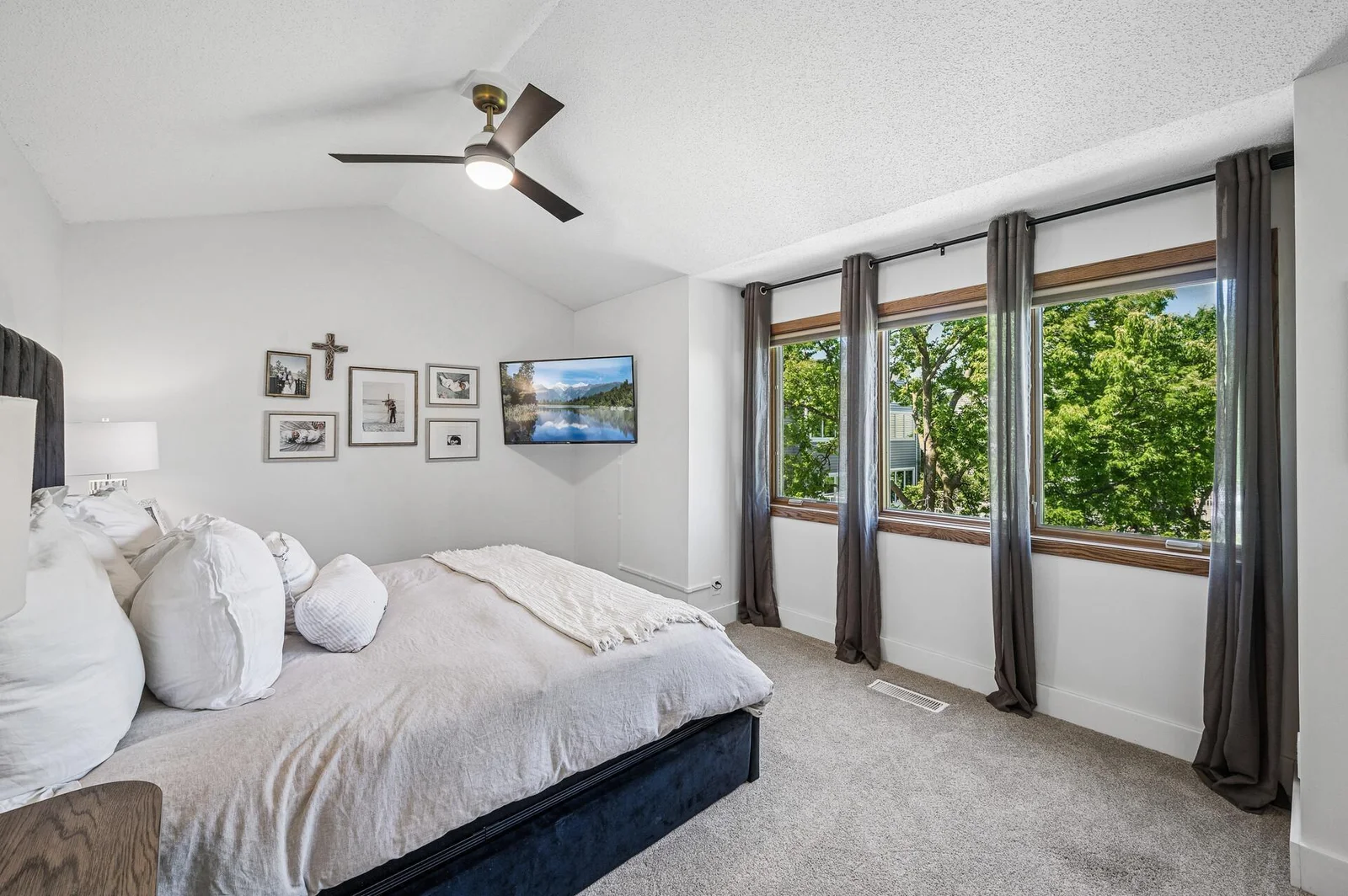 16_1575_Wayzata16_mls.jpg