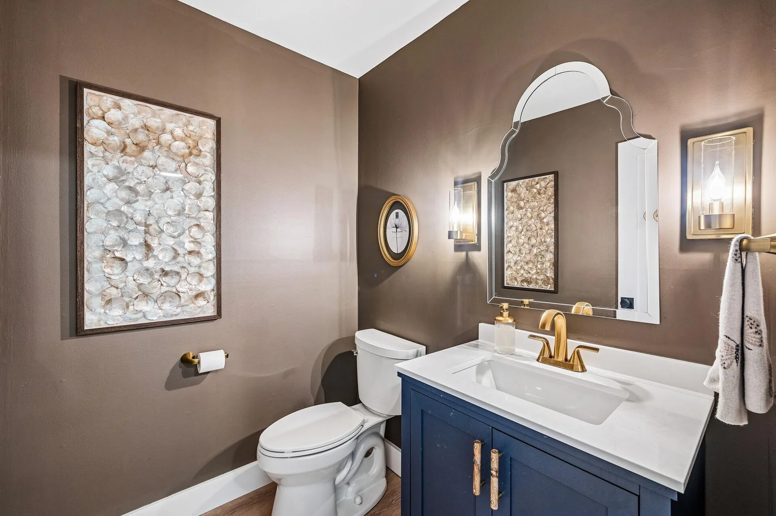 12_1575_Wayzata12_mls.jpg