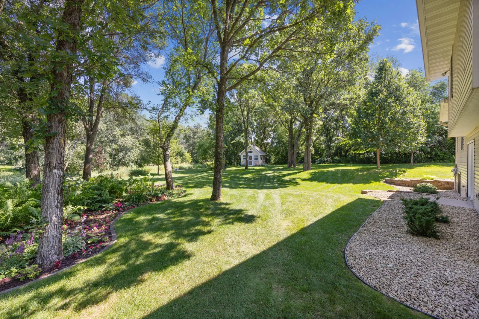 More views of the great backyard.
