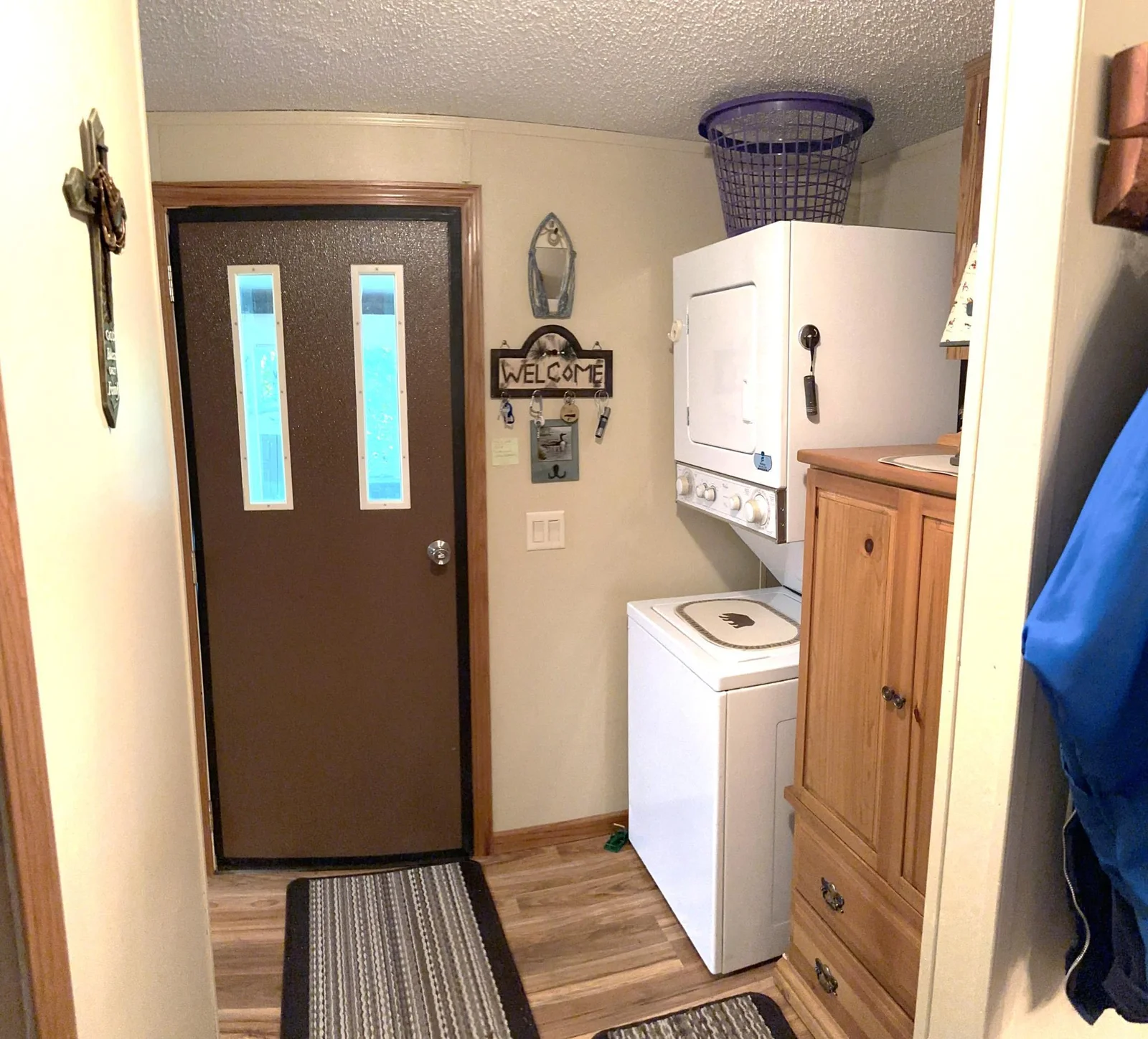 Entry & Laundry