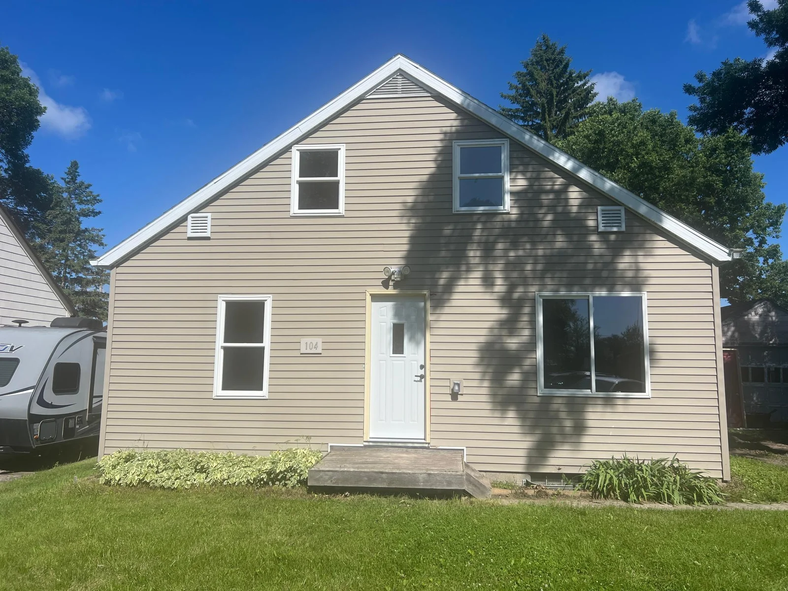 104 3rd Street, Hoffman