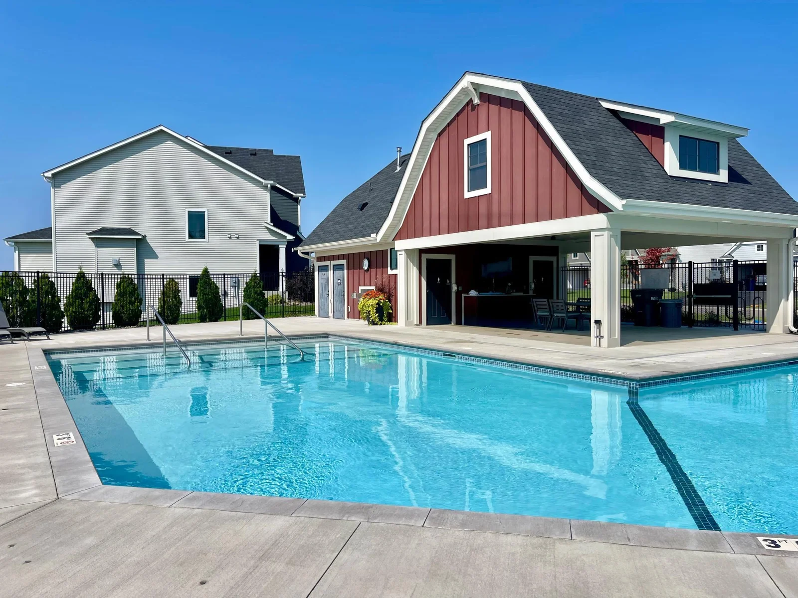 Lakeshore Preserve is known for their year-round community events! And don't miss this pool and pavilion!