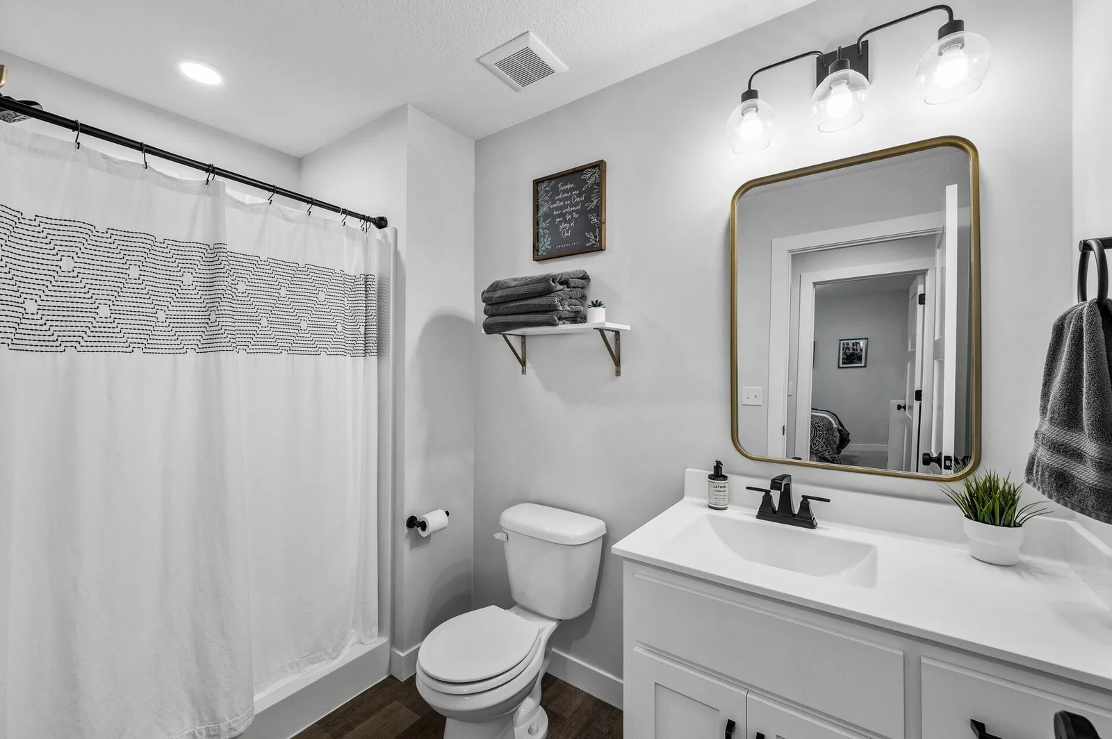 3/4 bath, perfect for overnight guests to have their own space!