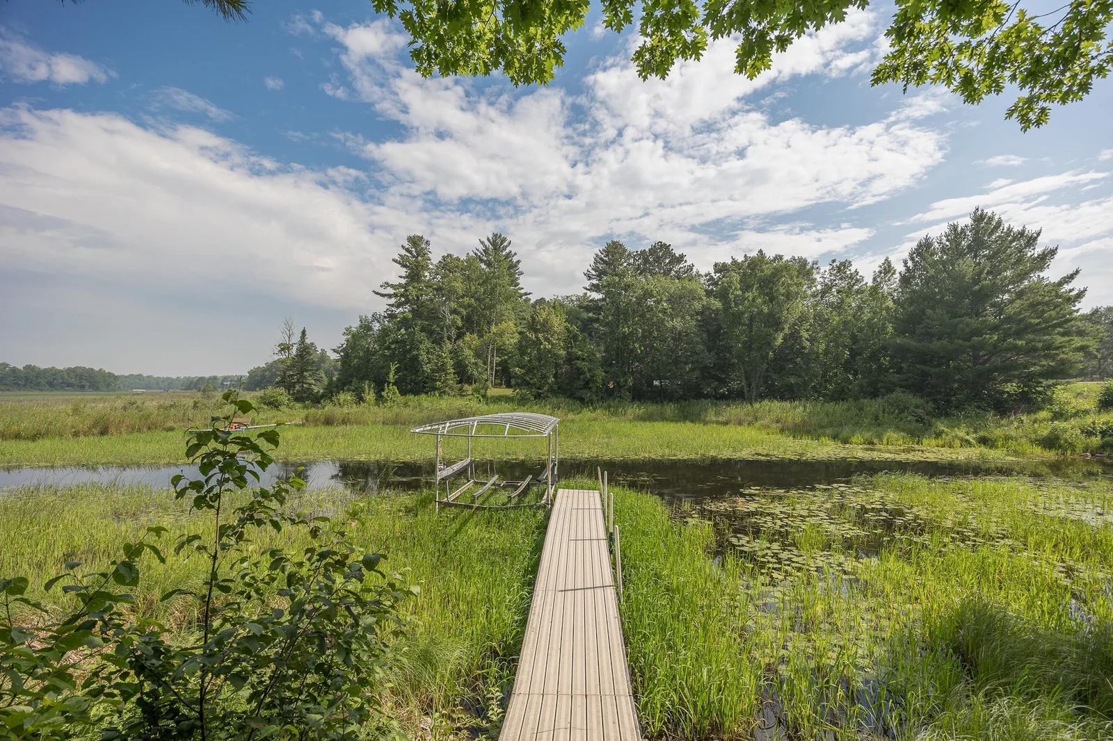 Access to the Woman Lake Chain of lakes