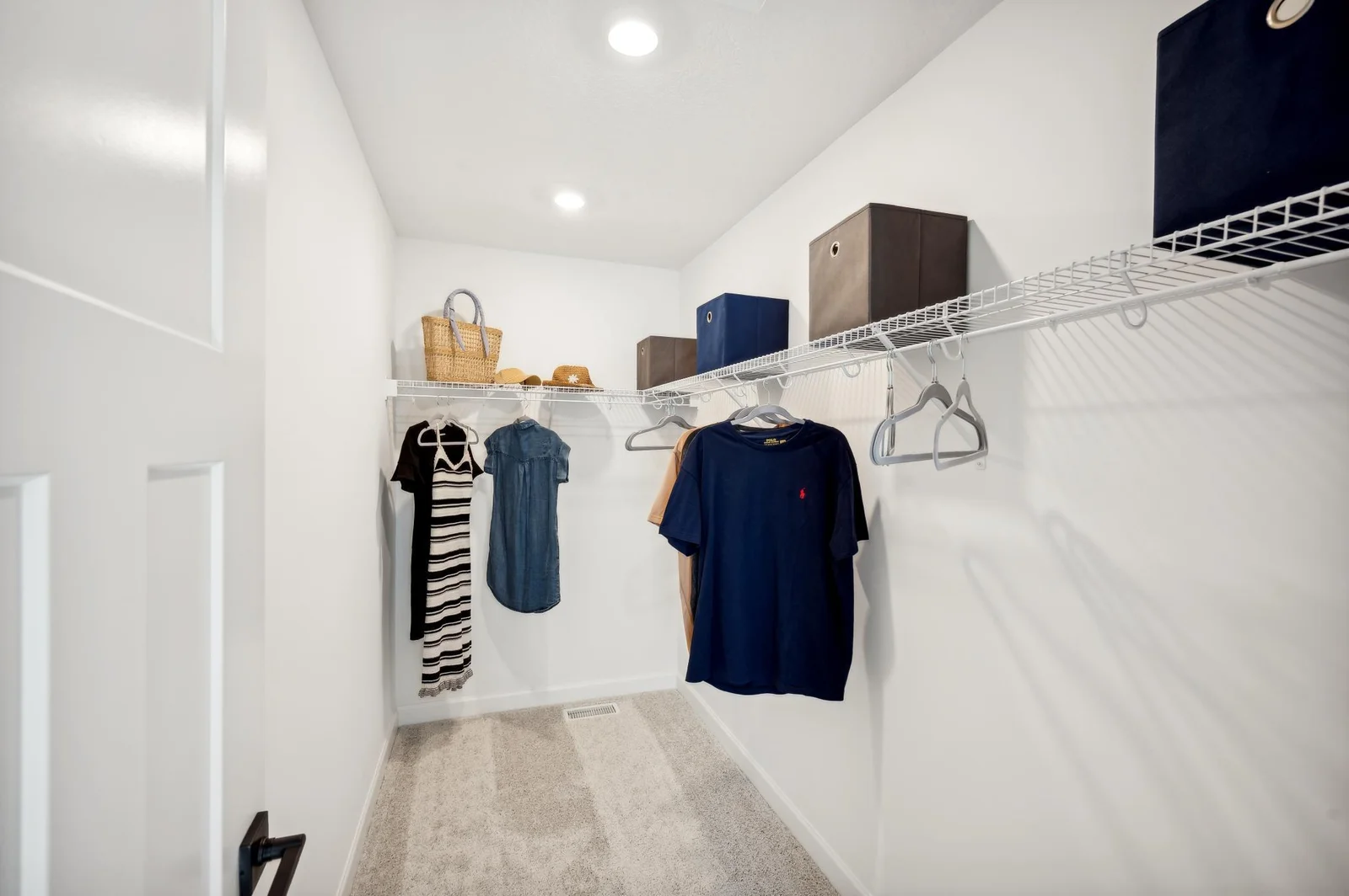 (Photo of the model home, actual finishes may vary)