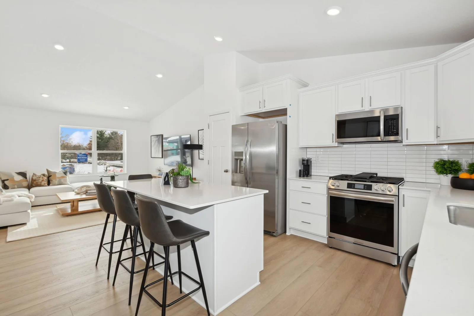 8480 Farmstead Circle, Monticello