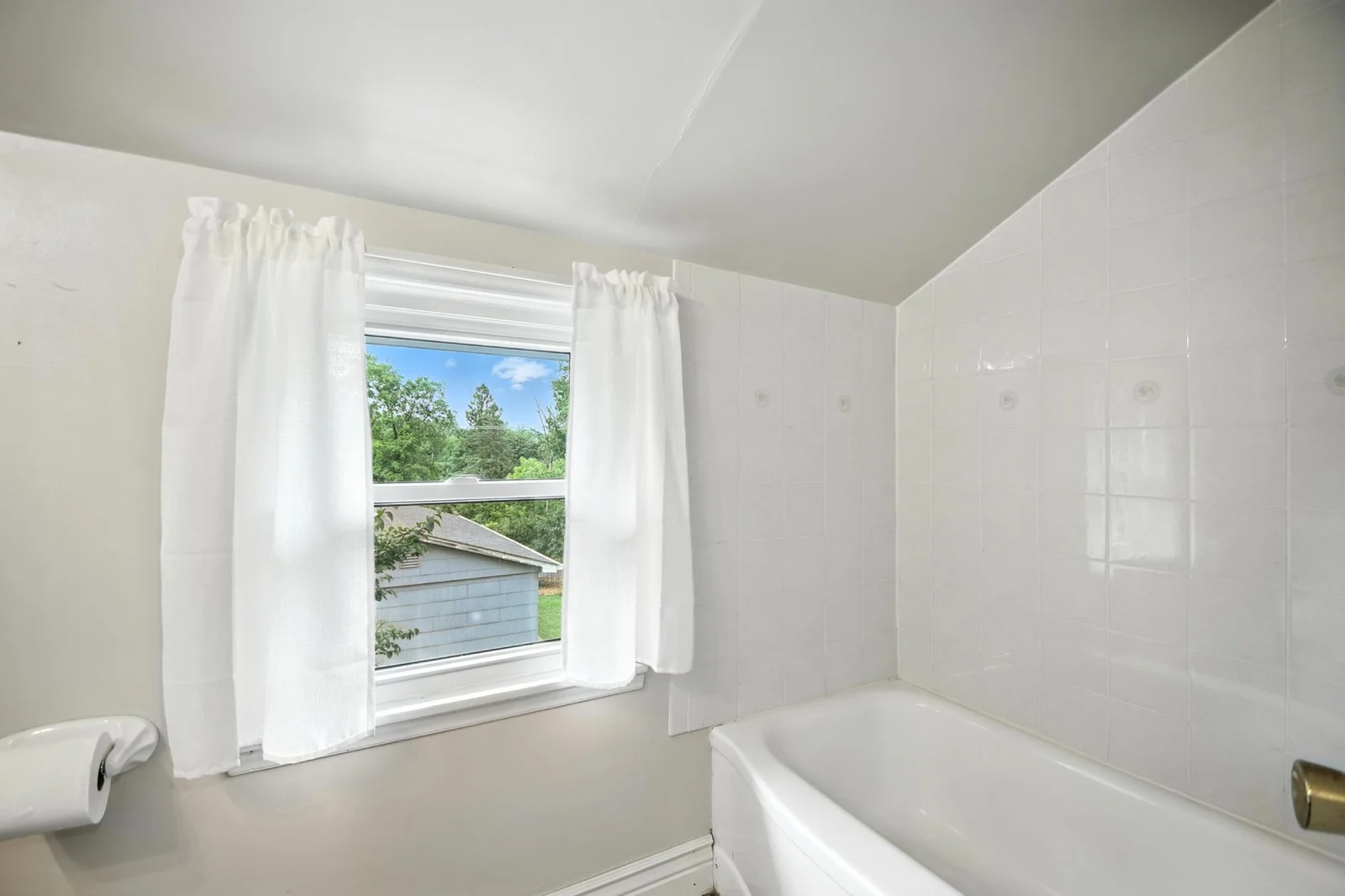 Upper Level Bath