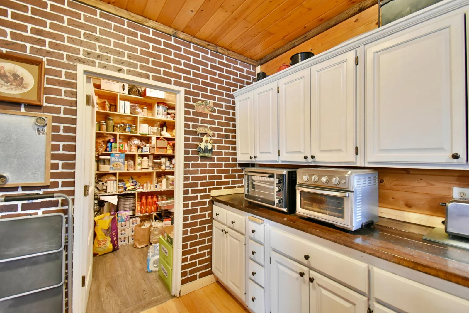 pantry 1.jpeg