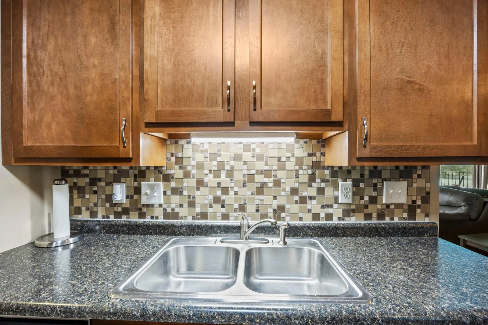 New Kitchen and tile backsplash