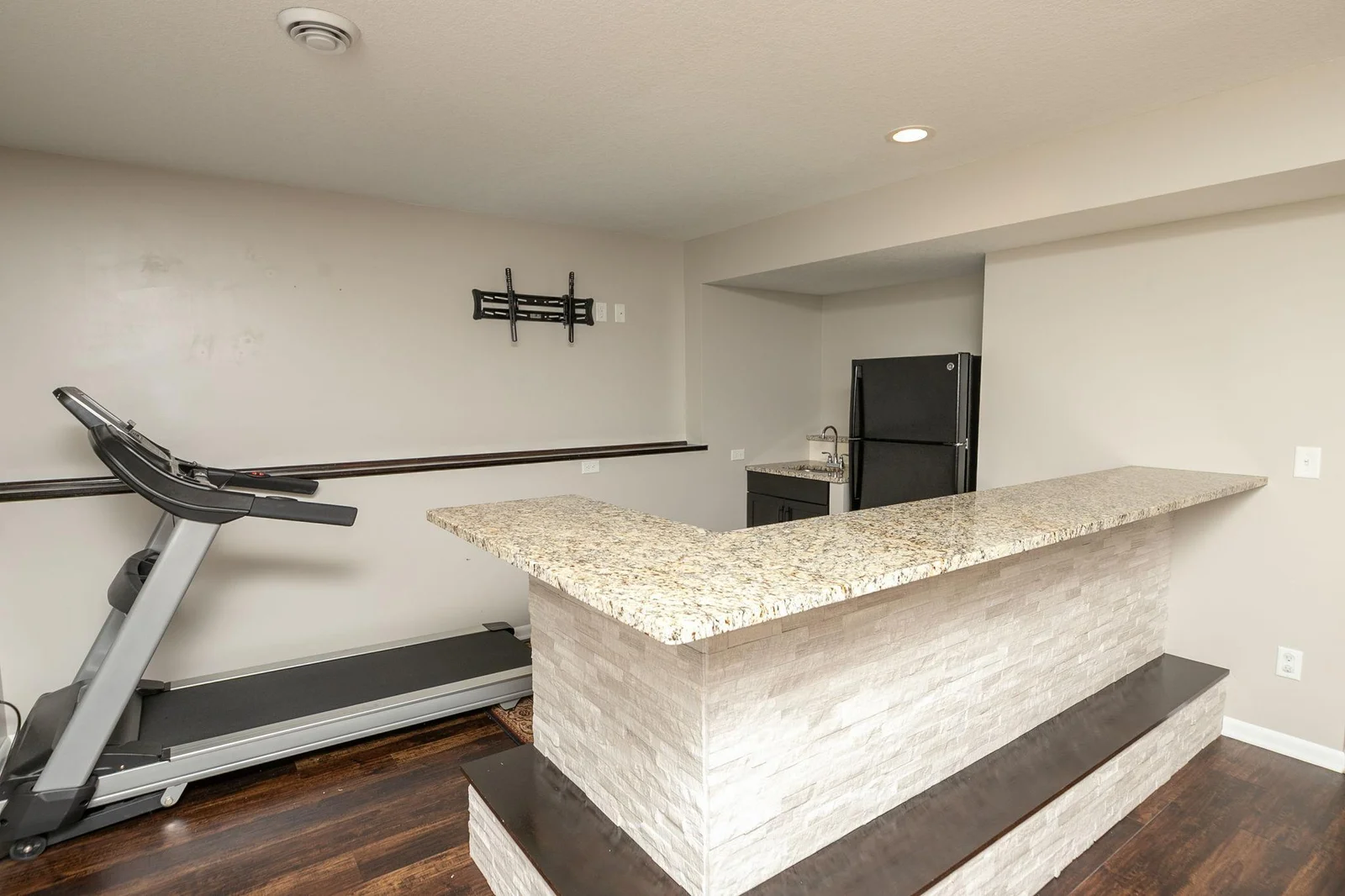 Lower level wet bar