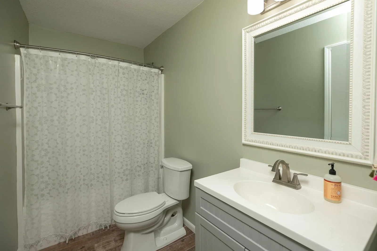 Full Bathroom Lower