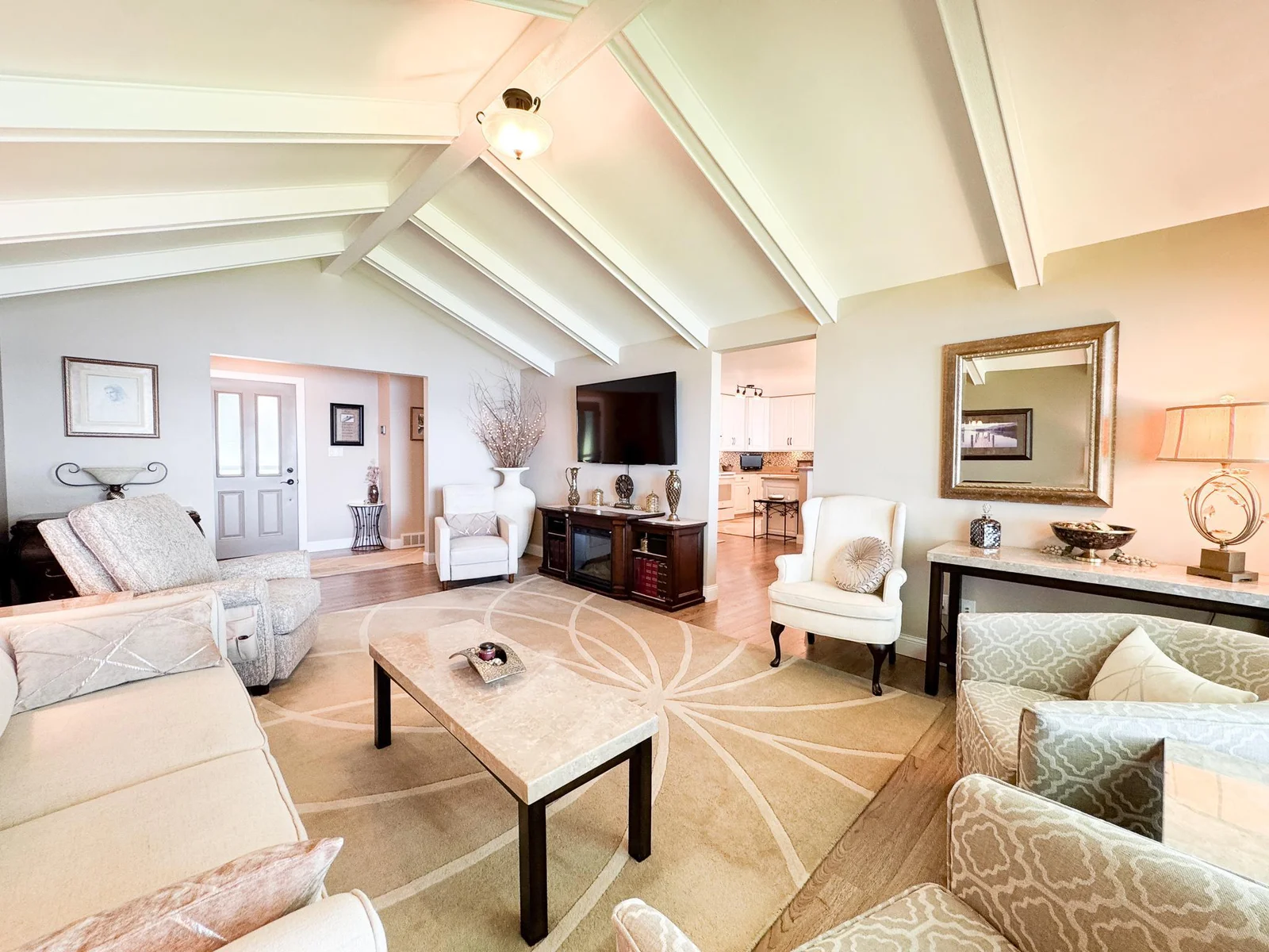 Living Room 1.jpg