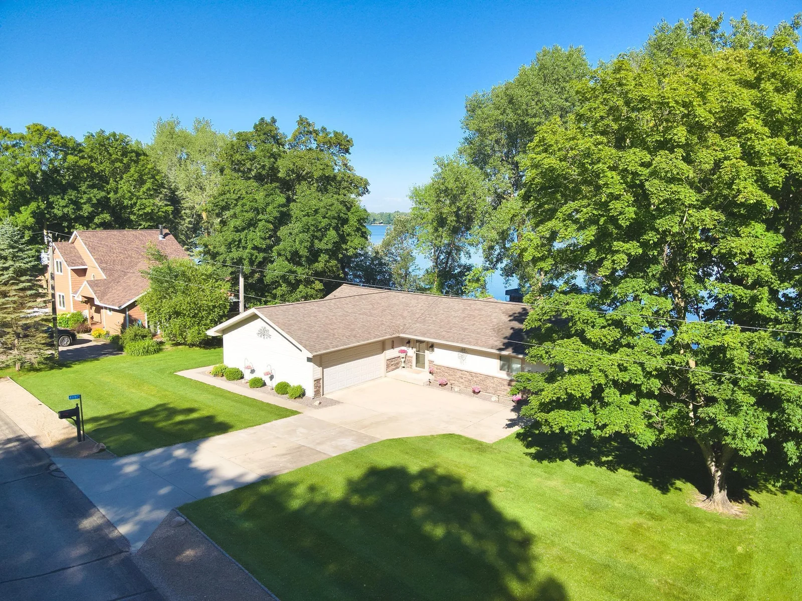 Photo 1 of 41787 Fawn Oaks