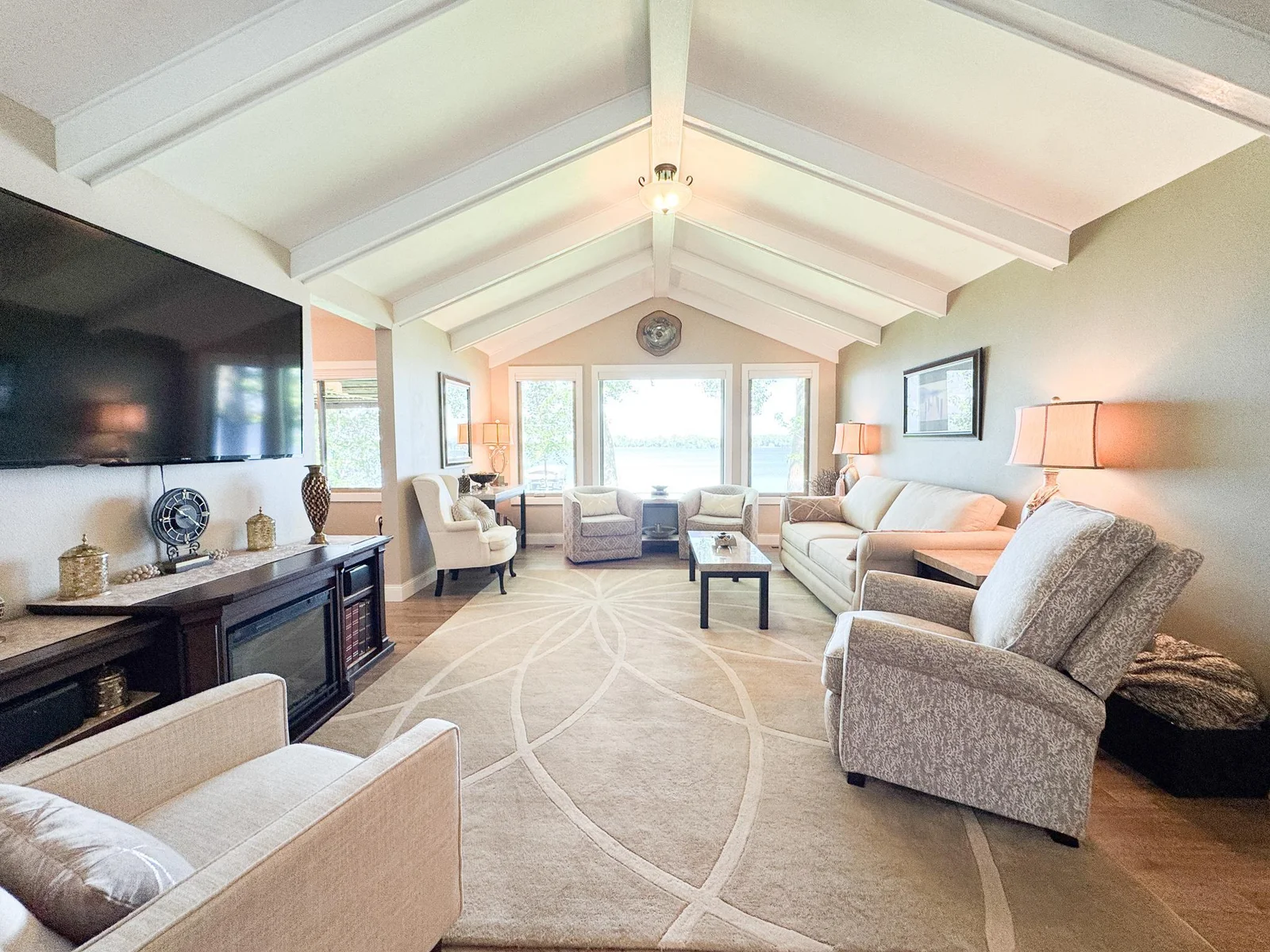Living Room.jpg