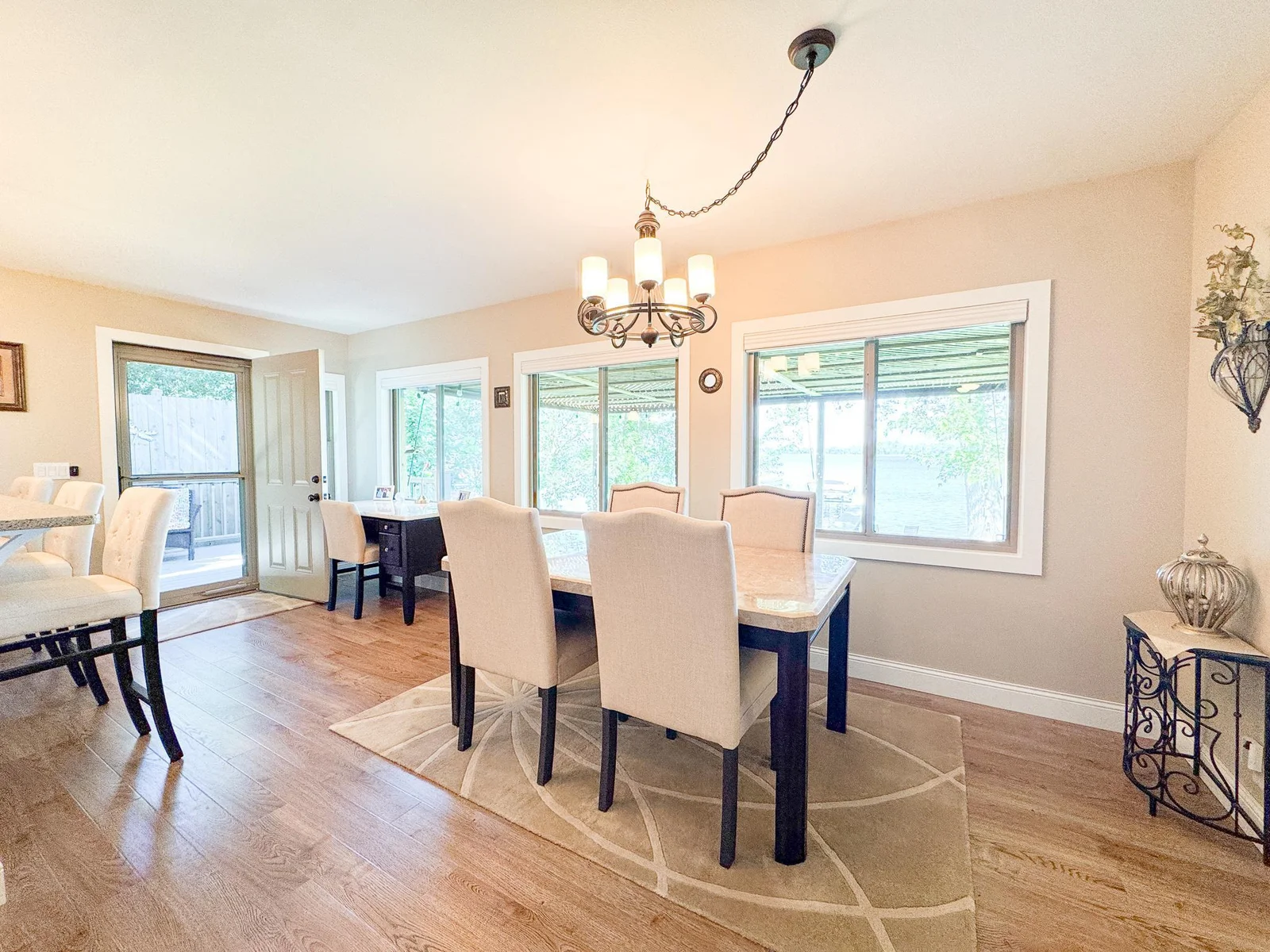 Dining Room.jpg