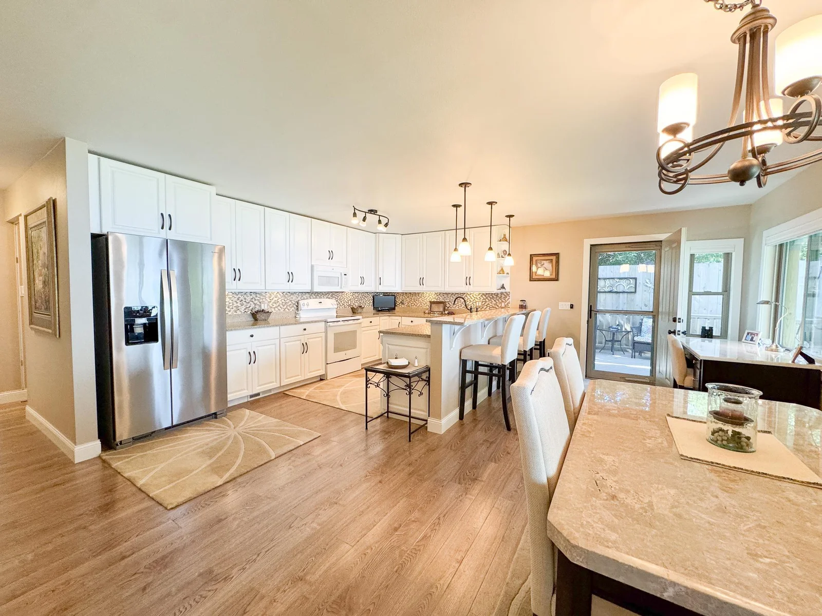 Kitchen 1.jpg