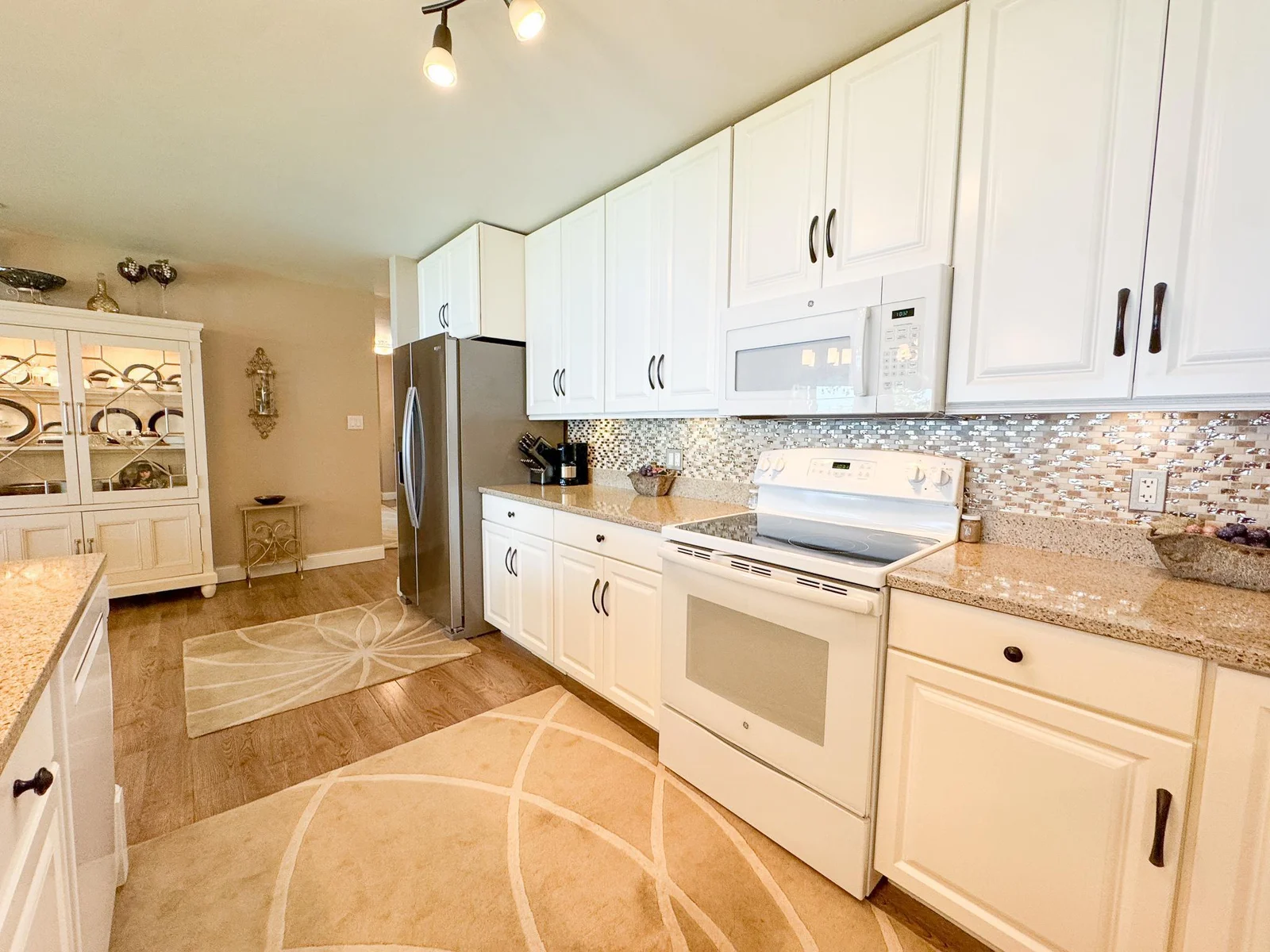 Kitchen 3.jpg