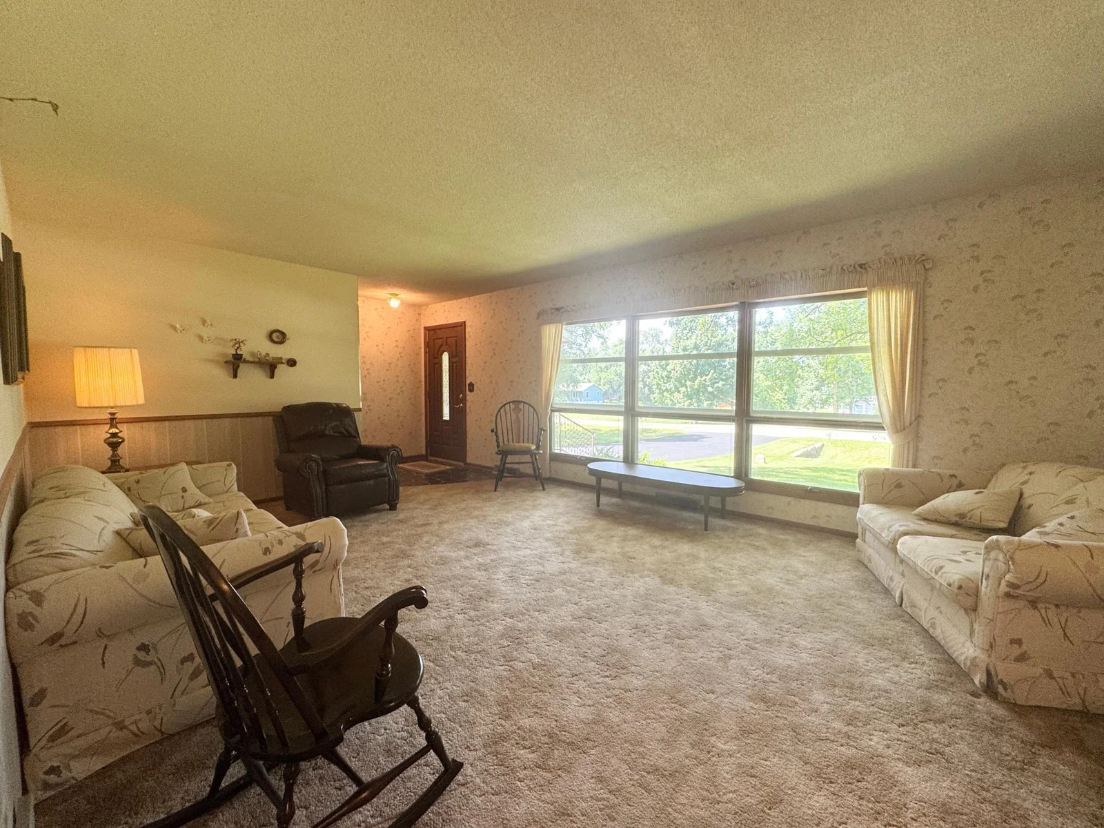 Family Room 1.jpeg