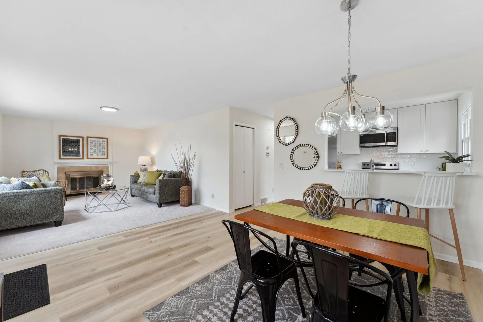 Main level Open-concept kitchen/dining/living