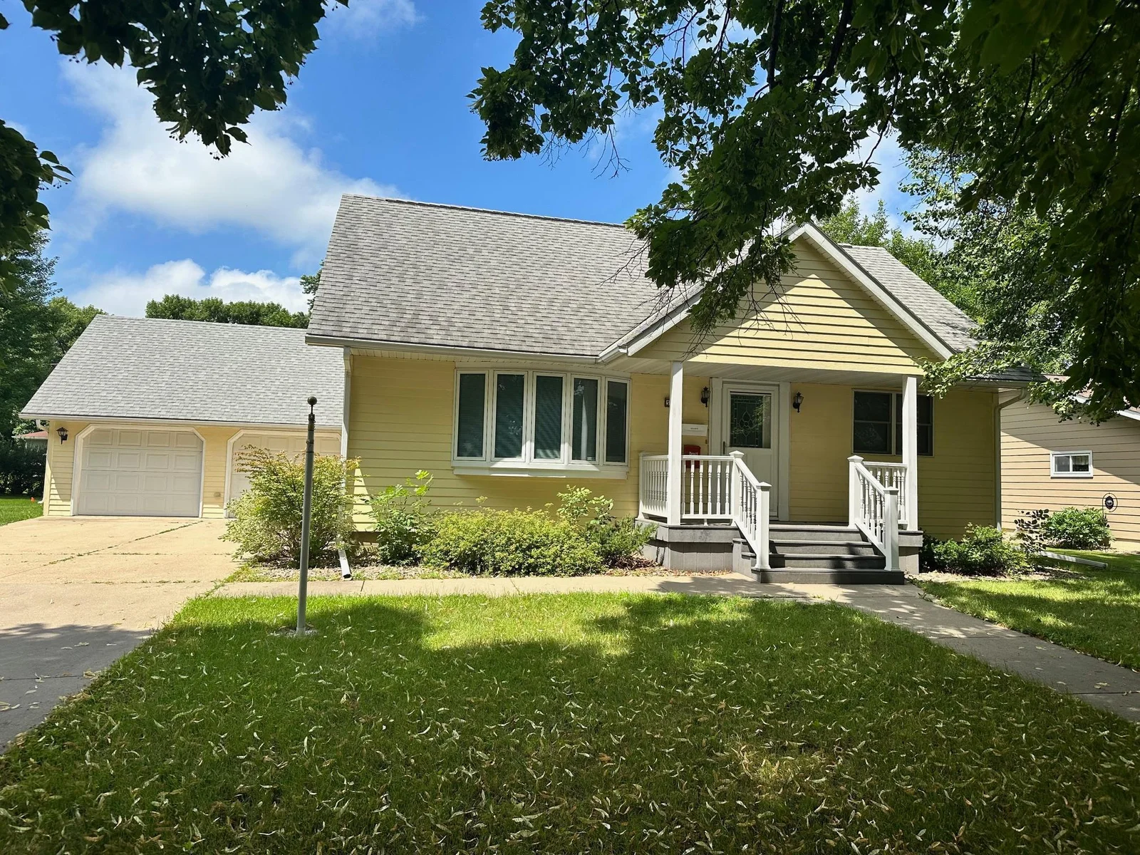 3036 Queen Avenue, Slayton