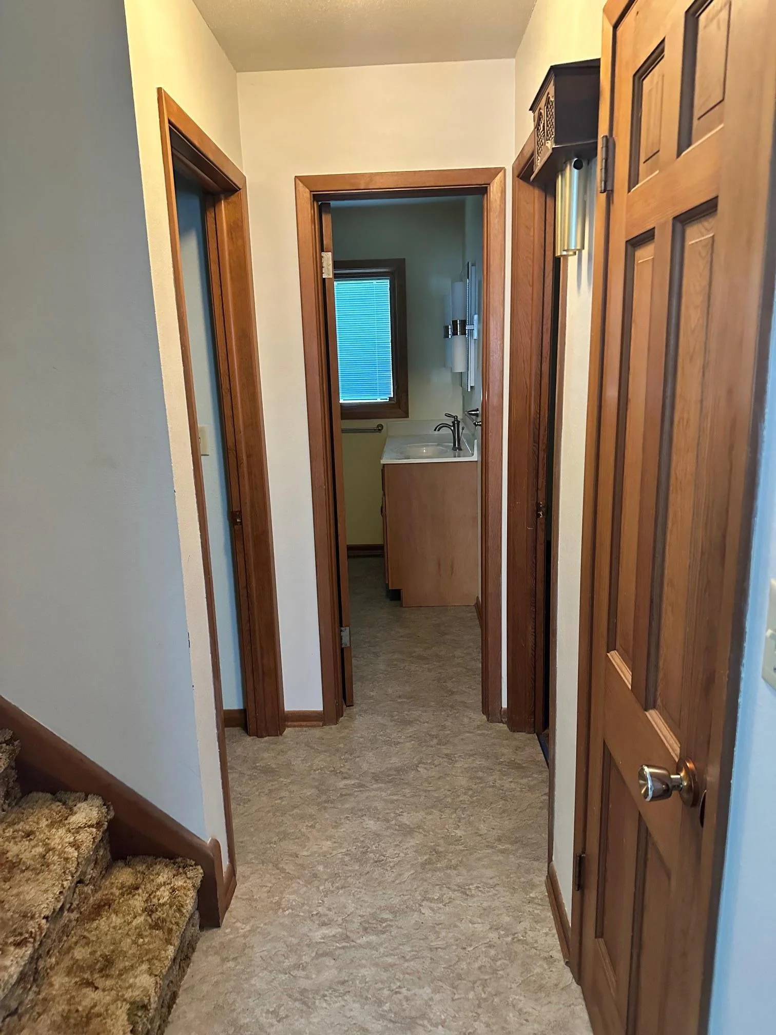 Hallway to bedroom, bathroom, office