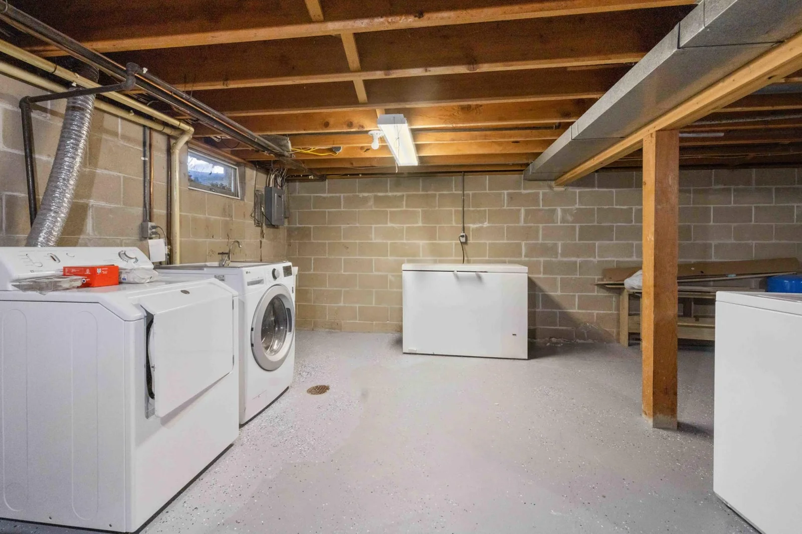 Utility room/storage