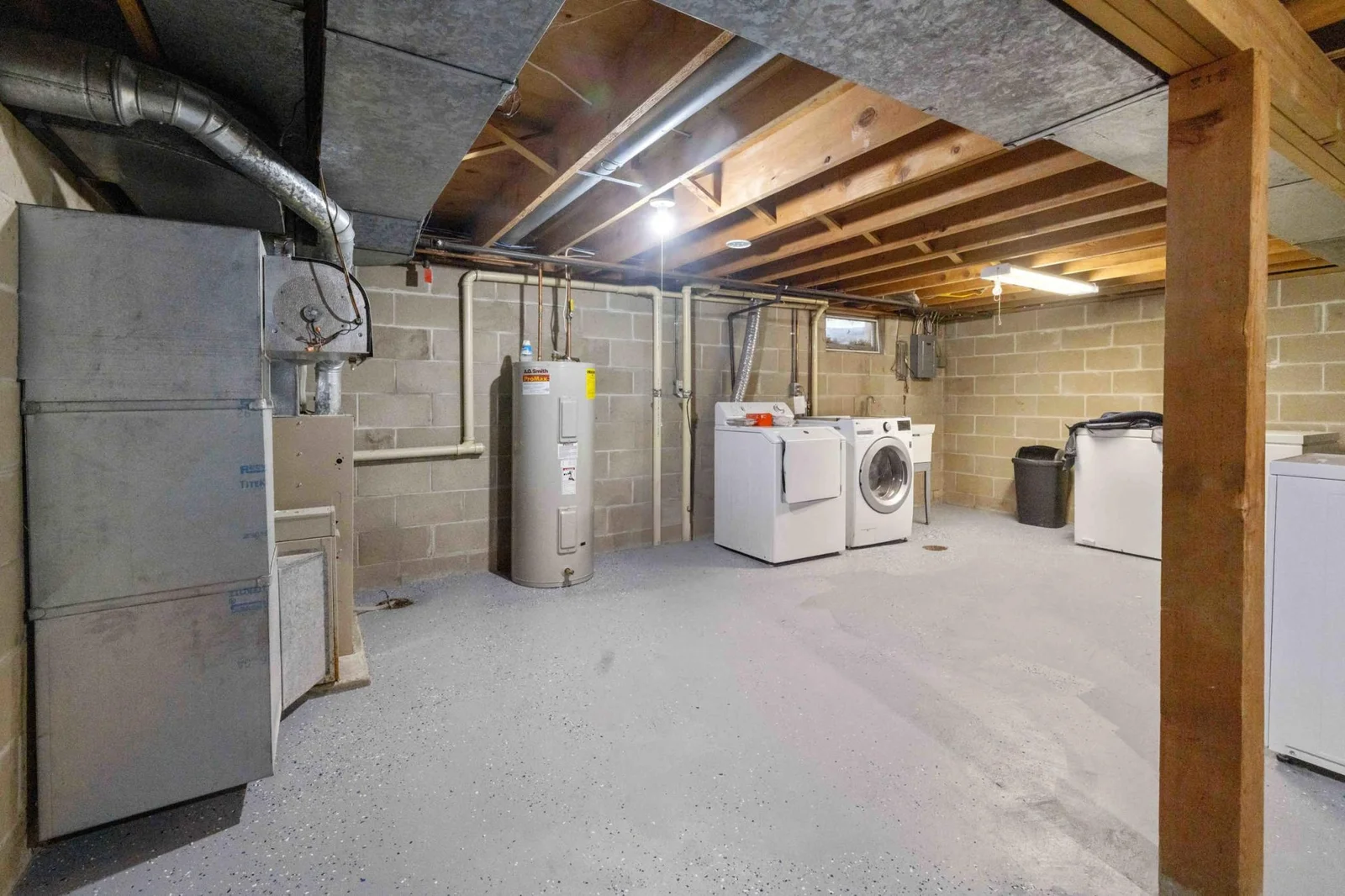 Utility room/storage