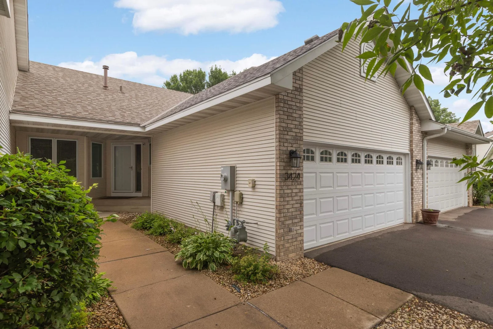 3424 Eagan Oaks Court, Eagan