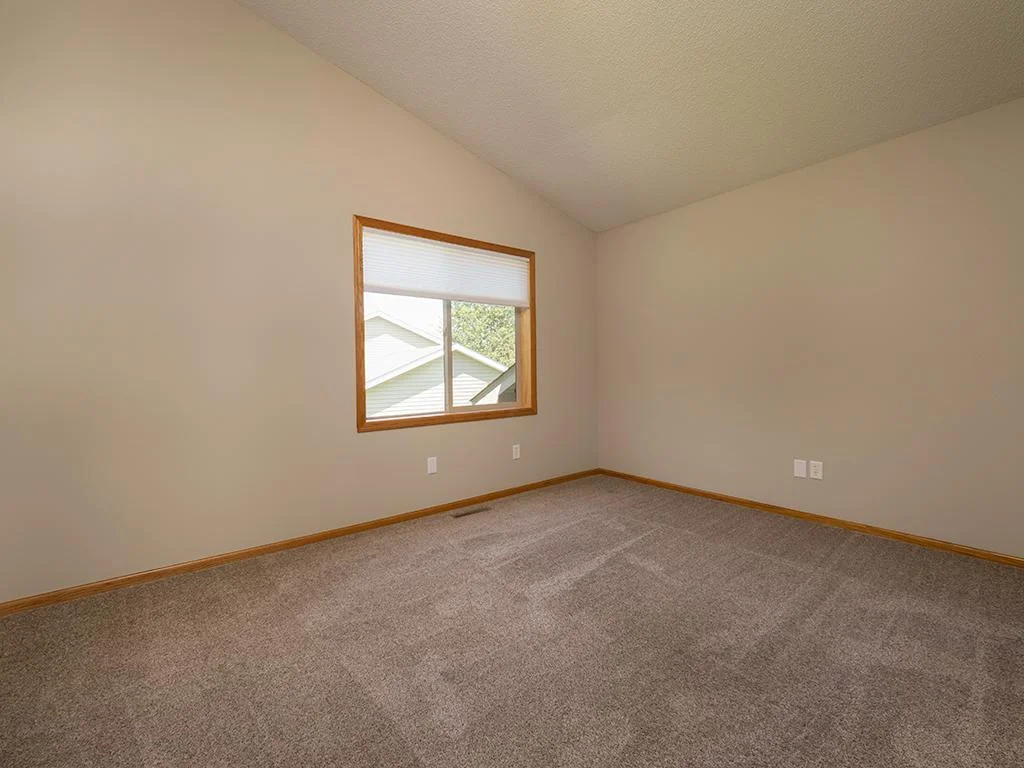 Primary Bedroom (2).jpg