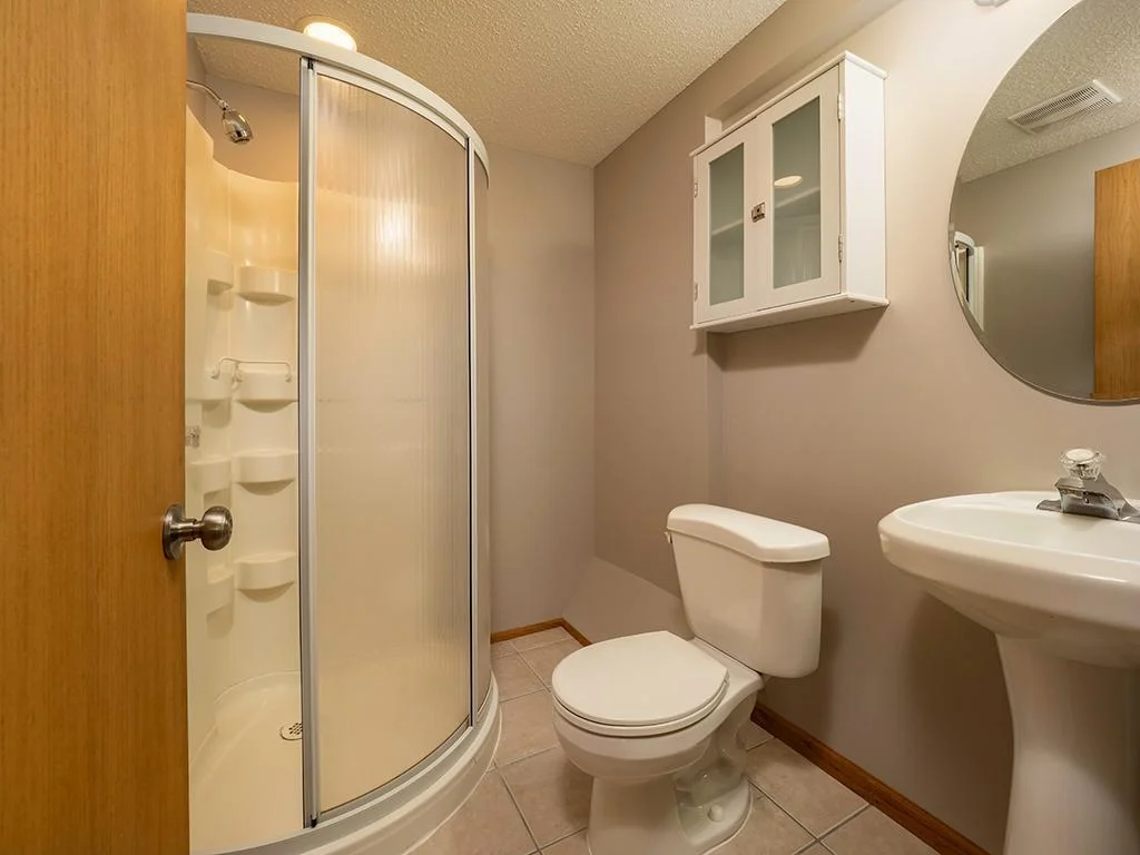 LL three quarter bath.jpg