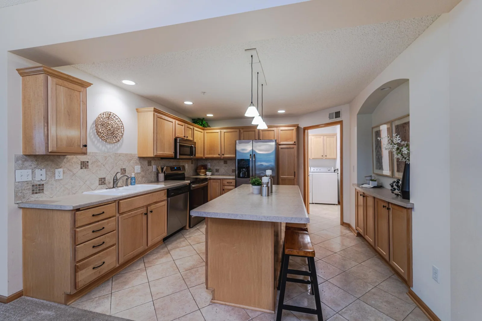 Fabulous Kitchen with Stainless Steel Appliances