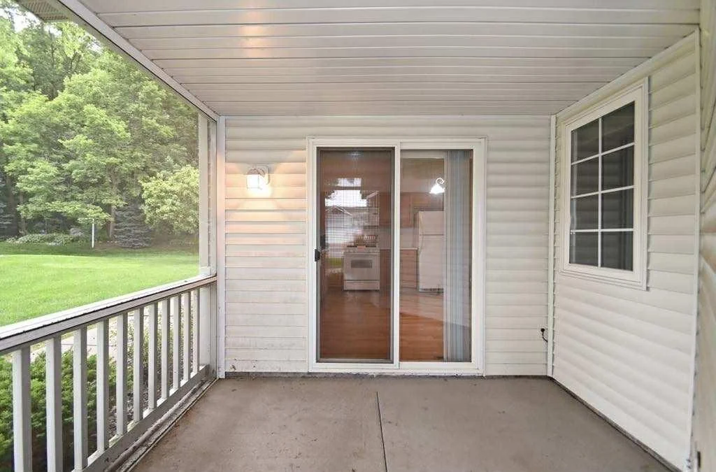 Screened in Front Porch