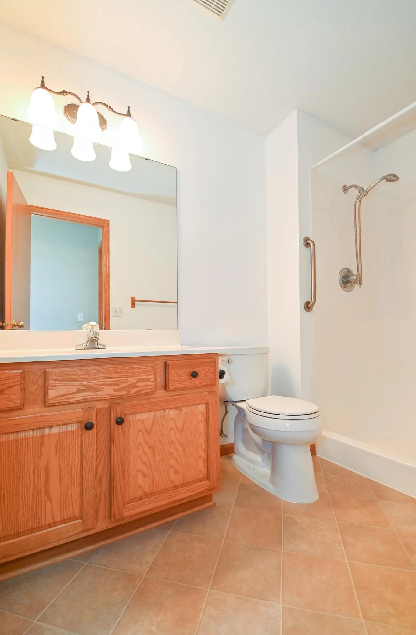 Hallway Main Bathroom