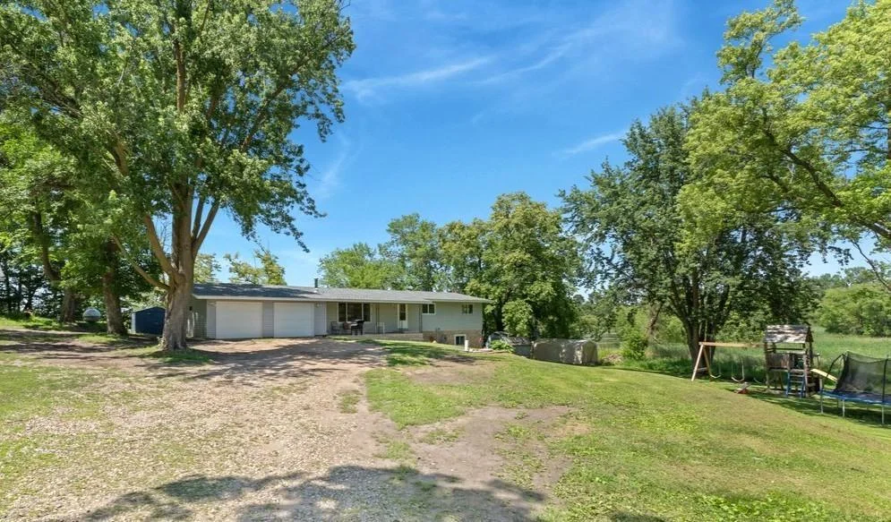 Remodeled Rambler on 1.8 Acres!