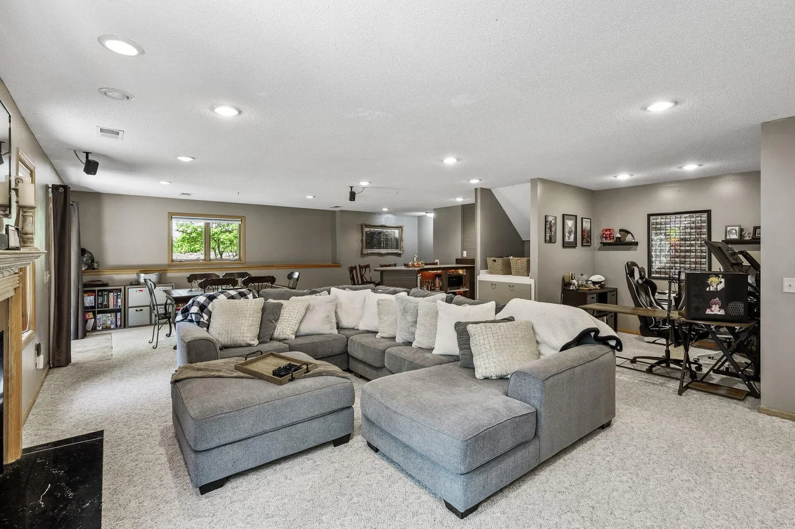 Welcome HOME to 19396 Auburn St NW!