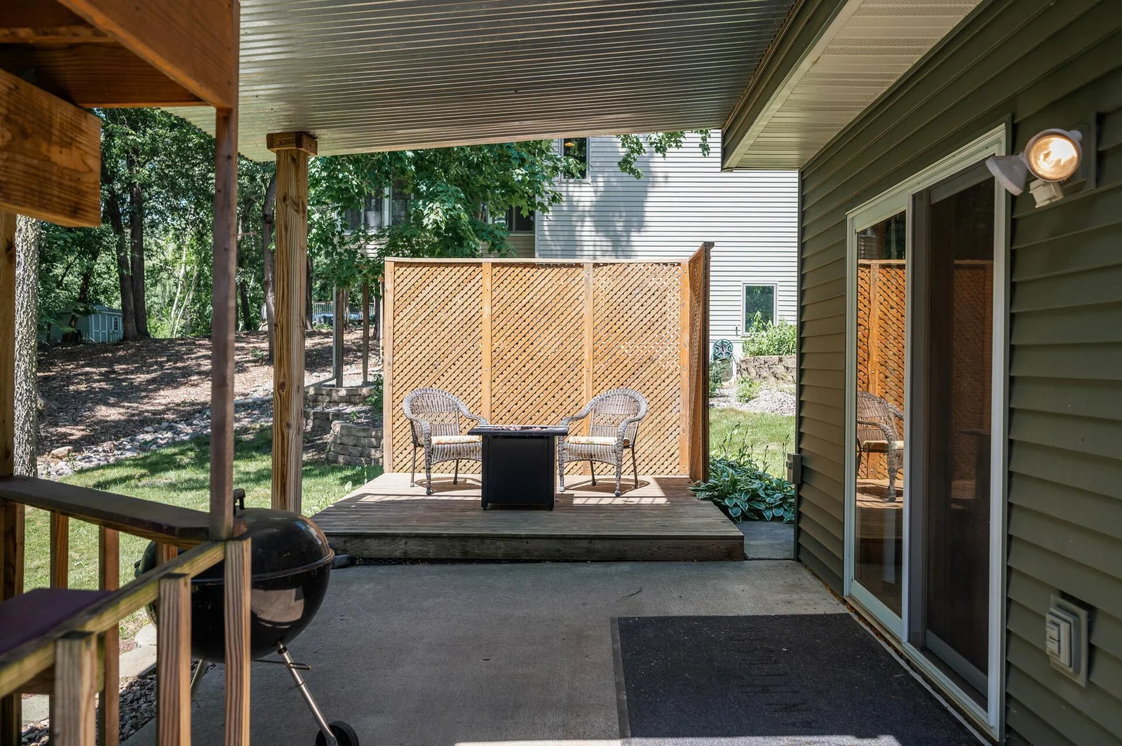 Welcome HOME to 19396 Auburn St NW!