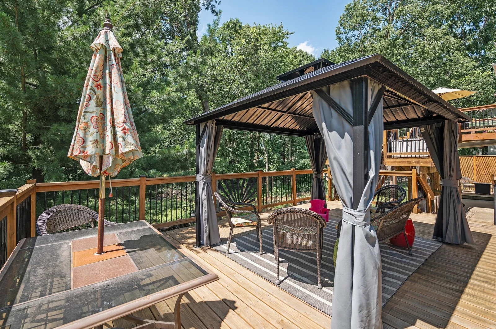 Welcome HOME to 19396 Auburn St NW!