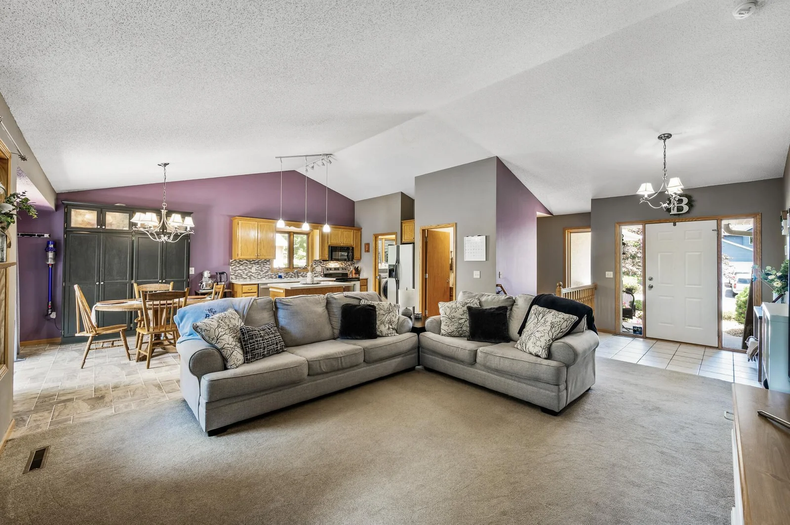Welcome HOME to 19396 Auburn St NW!