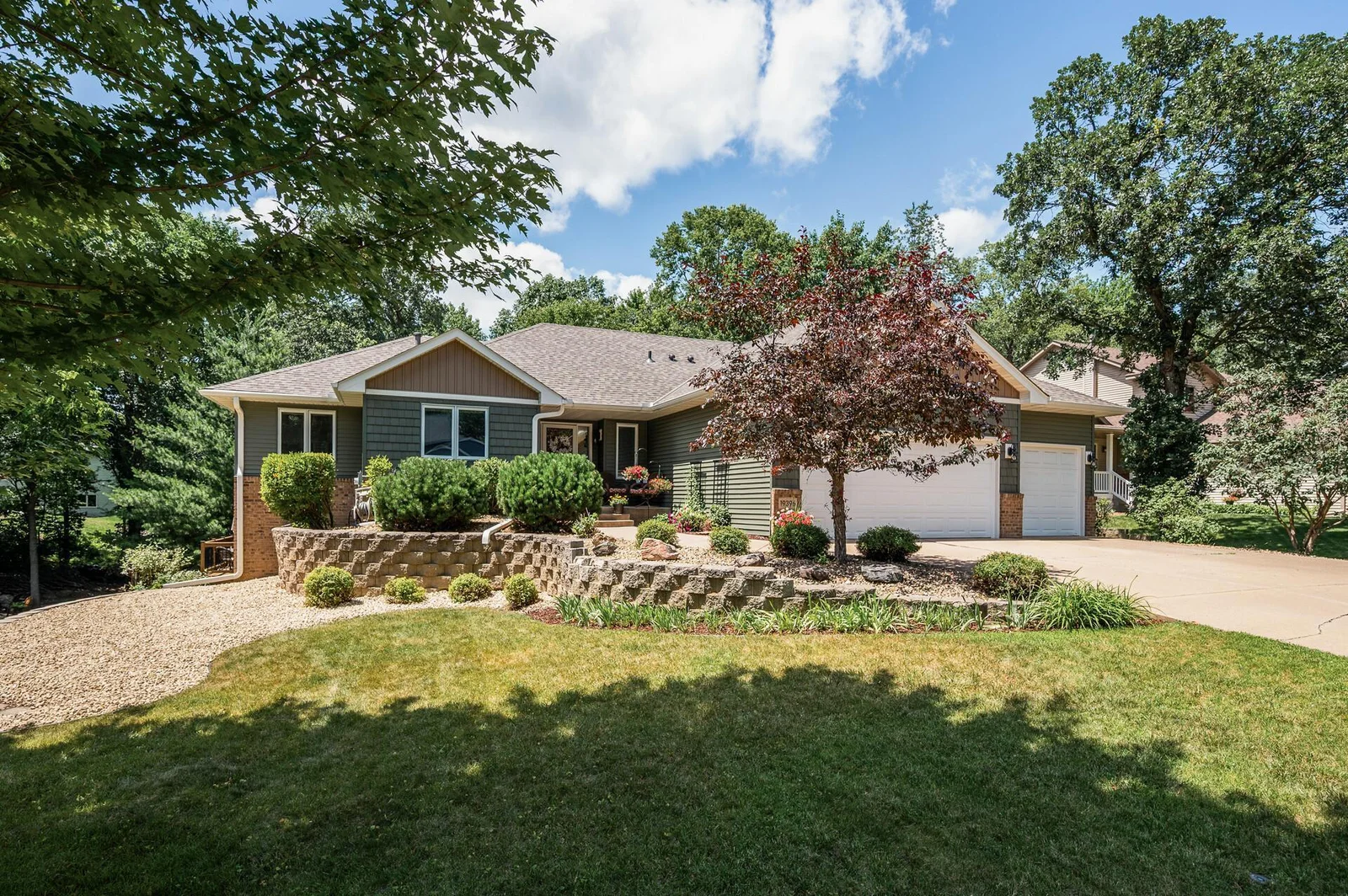 Welcome HOME to 19396 Auburn St NW!